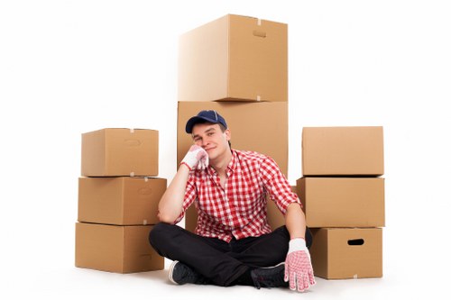 Household relocation support for a flat or home in West Ham